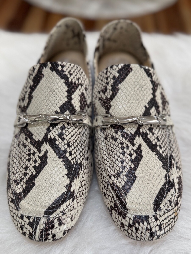 New! Vince Camuto Perenna Seashell Multi Tucson Snake Loafers Size 10m New